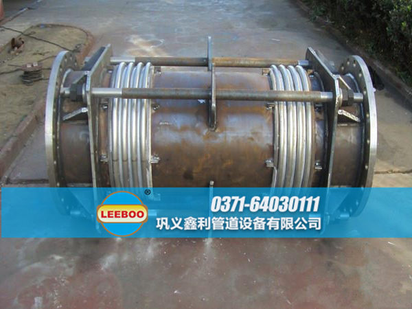 未噴漆的大拉桿橫向波紋<a href=http://www.zgqhw.cn target=_blank class=infotextkey>補(bǔ)償器</a>