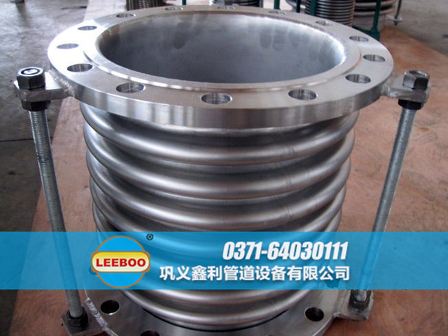 波紋<a href=http://www.zgqhw.cn target=_blank class=infotextkey>補(bǔ)償器</a>現(xiàn)場實(shí)圖