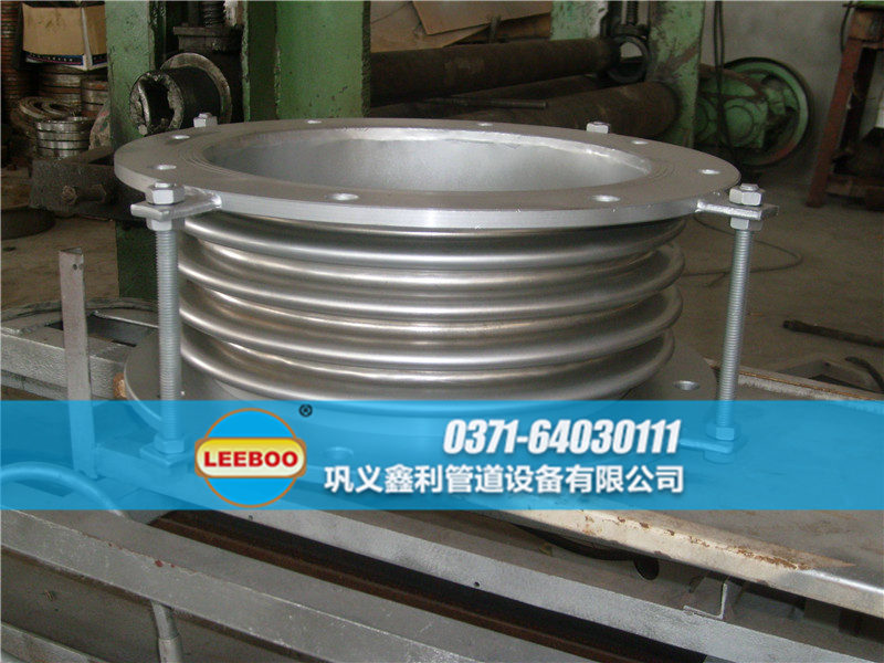 大口徑波紋<a href=http://www.zgqhw.cn target=_blank class=infotextkey>補(bǔ)償器</a>車間圖