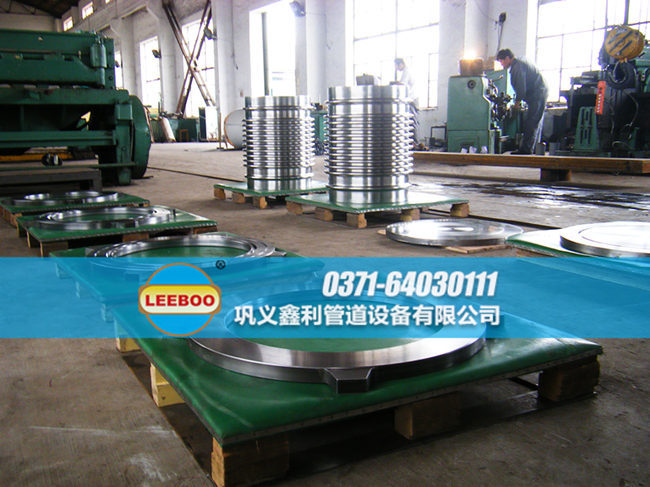 鑫利<a href=http://www.zgqhw.cn target=_blank class=infotextkey>補償器</a>組裝車間